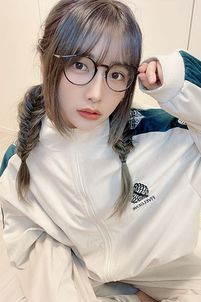 yunocy、ジャージから白下着の「これがこう」の画像2