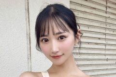 川瀬もえ、美貌輝く真っ白ボディ