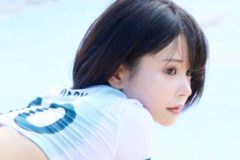 パピコ、無防備バストの四つん這い