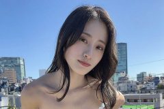 澄田綾乃、青空に映える超攻撃的ボディ