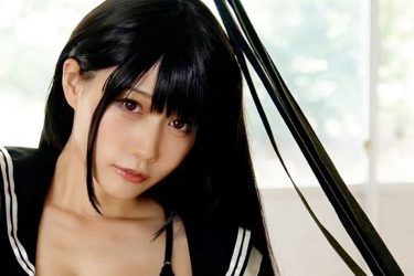 篠原みなみ、黒下着のムチ使い