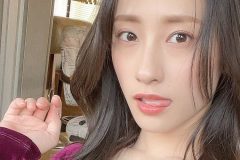 【澄田綾乃】ペロリと美胸