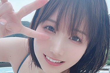 けんけん、キュートな笑顔とはみ出るバスト2連発