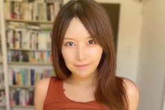 琴井ありさ、清涼感ある大胆チラリ