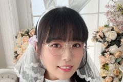 東雲うみ、純白のペロん美谷間