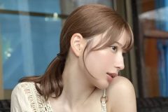 雪平莉左、妖艶こんもり美バスト