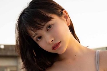 鈴木聖、屋上で捲り上げの大胆露出