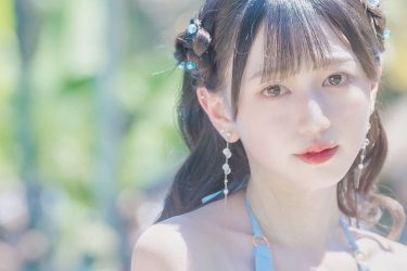 宮本なる、プールサイドでキラキラの煌めき