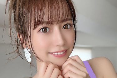 桜りん、オイリーグラビアで滑らか艶ボディ