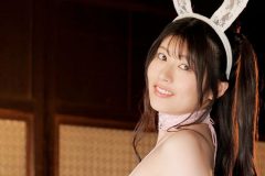 ちとせよしの、むっちりヒップの白兎