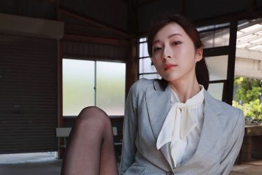 緒方咲、パンツ×自転車でドキドキの裏側