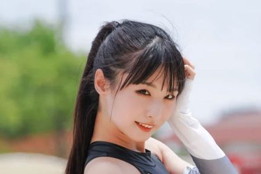 夏目みさこ、輝くハイレグ美ヒップ