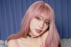 yunocy、むぎゅっと桃色ランジェリー