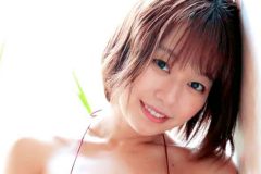 和地つかさ、Y字ハイレグでハミわちち