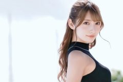 乃木結夢、完璧な美貌と絶対の美脚
