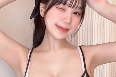 桃木兎羽、ウィンクとド迫力バスト