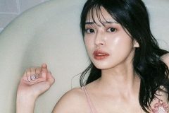 藤田いろは、バスタブの中の極上ボディ