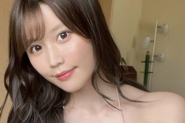 小日向ゆか、しとやかに極上スラリ