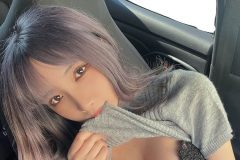 yunocy、くわえシャツでチラパイ