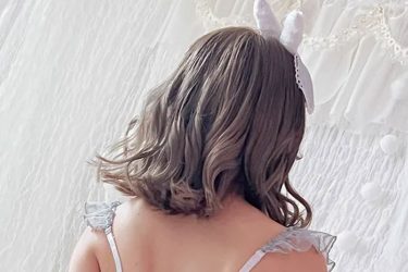 篠原みなみ、ふわふわバニー尻