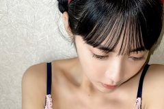 天羽希純、意味深な極上美ボディ