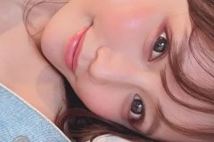 小日向ゆか、素肌にGジャン…たわわバスト