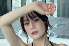 福岡みなみ、オキニ水着のジャグジーショット