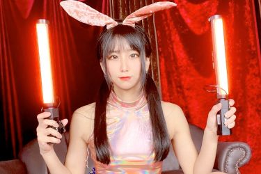 柳丸、情報量多すぎの堂々たるM字グラビア