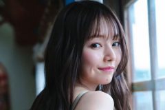 上田操、薄明りで輝くバックショット