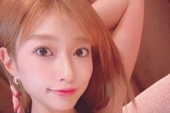 大貫彩香、黒ビキニのボンキュッボン