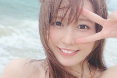 小日向ゆか、ビーチの女神の最強スマイル