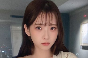 紅羽りお、はだけバスローブのギリギリショット