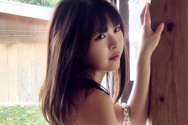 木更かのん、芸術的バックショット