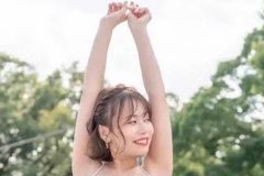 和地つかさ、丸みのある伸びボディ