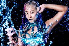 ウナギ・サヤカ1st写真集『極彩人』先行イメージカット公開