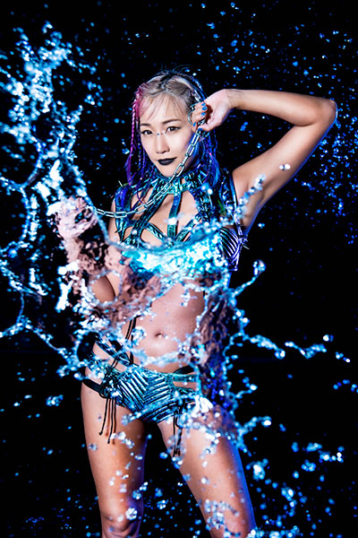 ウナギ・サヤカ1st写真集『極彩人』先行イメージカット公開の画像2