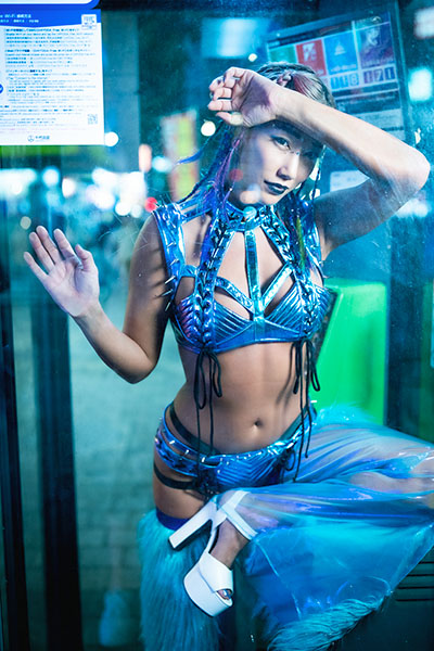 ウナギ・サヤカ1st写真集『極彩人』先行イメージカット公開の画像3