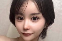 パピコ、圧巻の手ブラ