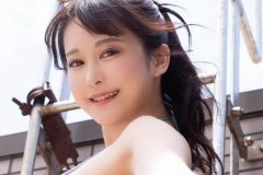 伊藤しずな、ローアングルのむっちり美ヒップ