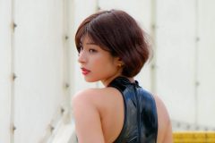 藤井マリー、テカテカレオタードのド迫力ヒップ