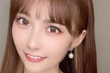 花咲れあ、真紅の強め美女