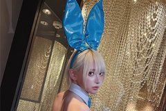 篠崎こころ、バニー×網タイの美ヒップ