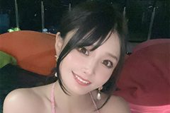 赤羽もも、トロピカルな美バスト