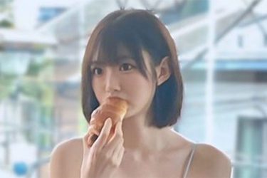 八伏紗世、モグモグの美スタイル