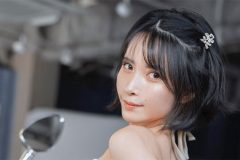 JILL、バイクに跨り…ぐいっと男前な美尻