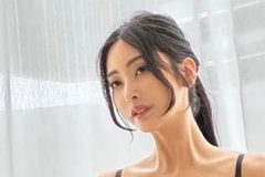 南真琴、黒下着のスレンダーボディ