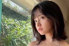 西永彩奈、ノーブラ＆ヌーディワンピ