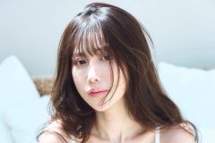 名取くるみ、しっとり純白美バスト