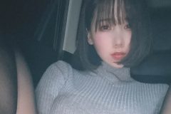 けんけん、色気ムンムン開脚ショット