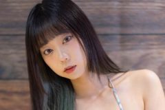 青山ひかる、水着に収まりきれない規格外バスト